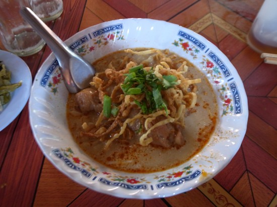 タイ東北の麺、カオソーイ。